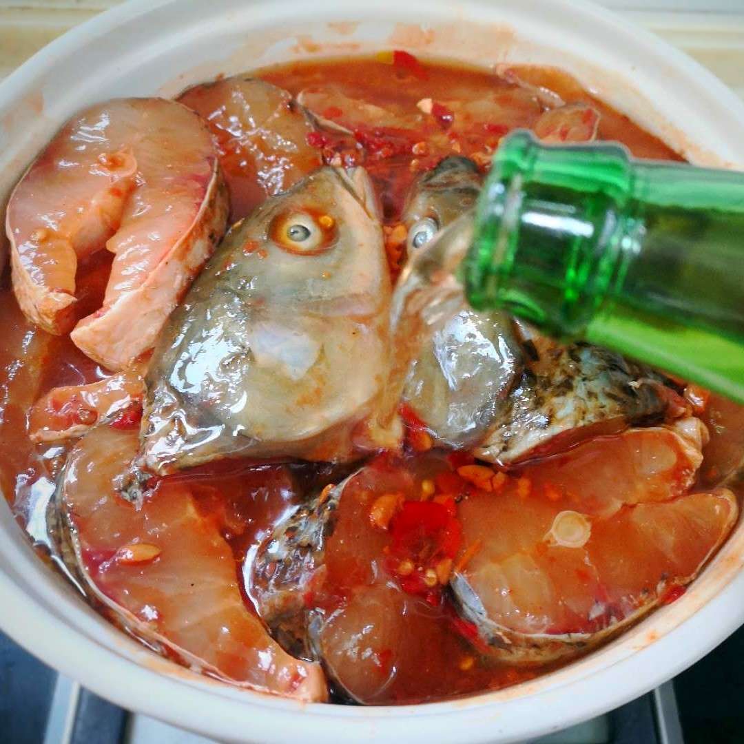 Pour half a bottle of beer, cover and simmer for 15 minutes