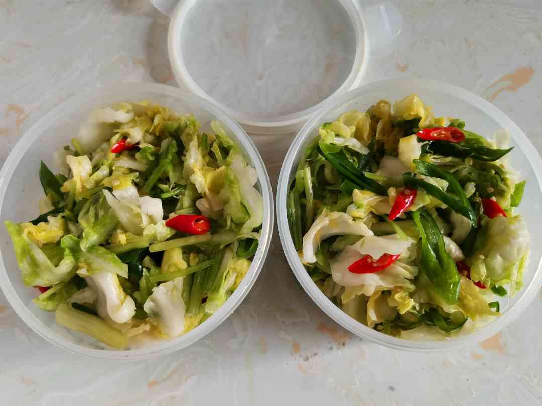 Pickled Chinese Cabbage and Eelery Salad Recipe