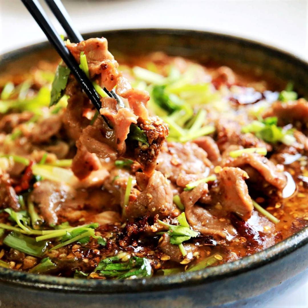 Poached sliced beef in hot chili oil