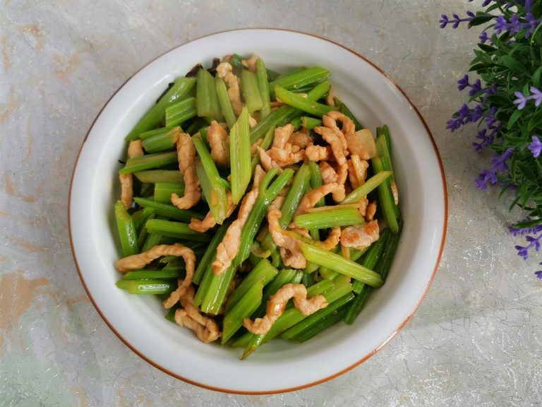 Stir-Fried Celery and Shredded Pork | China Food Recipe
