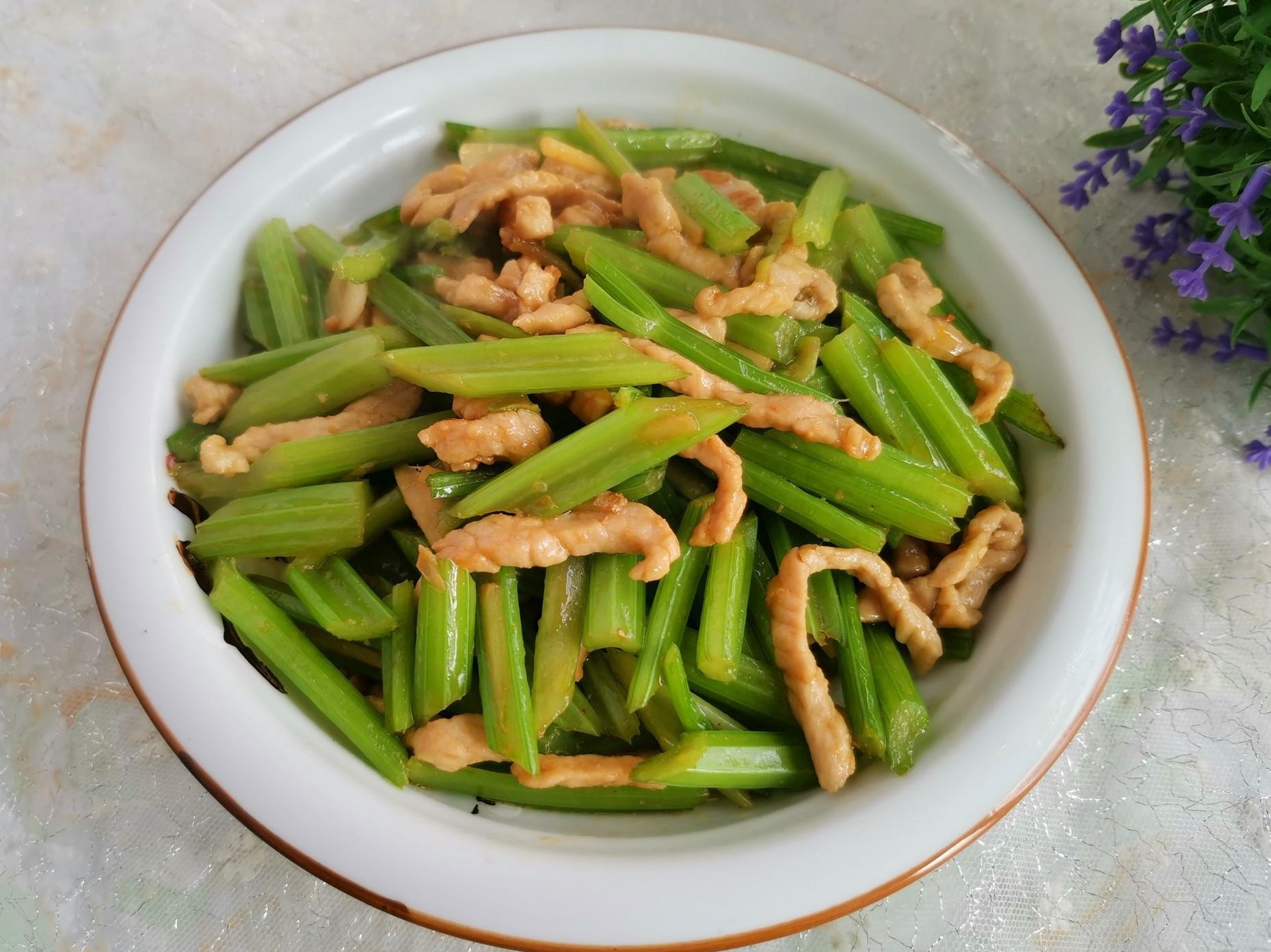 Stir-fried celery with shredded pork China Food Recipe