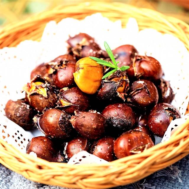Sweet roasted chestnuts recipe sugar chestnuts