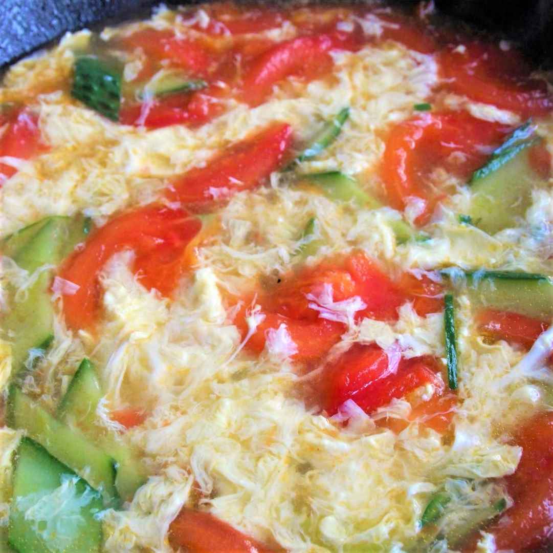 Tomato and cucumber egg soup recipe 07