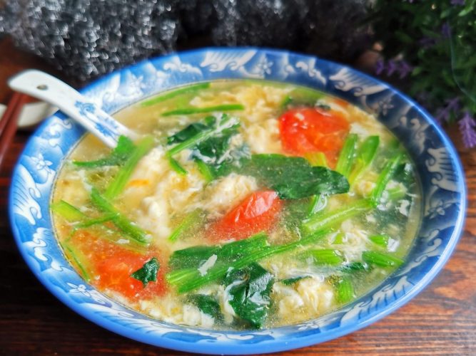 Tomato, Spinach Egg Drop Soup Recipe - Easyfoodcook