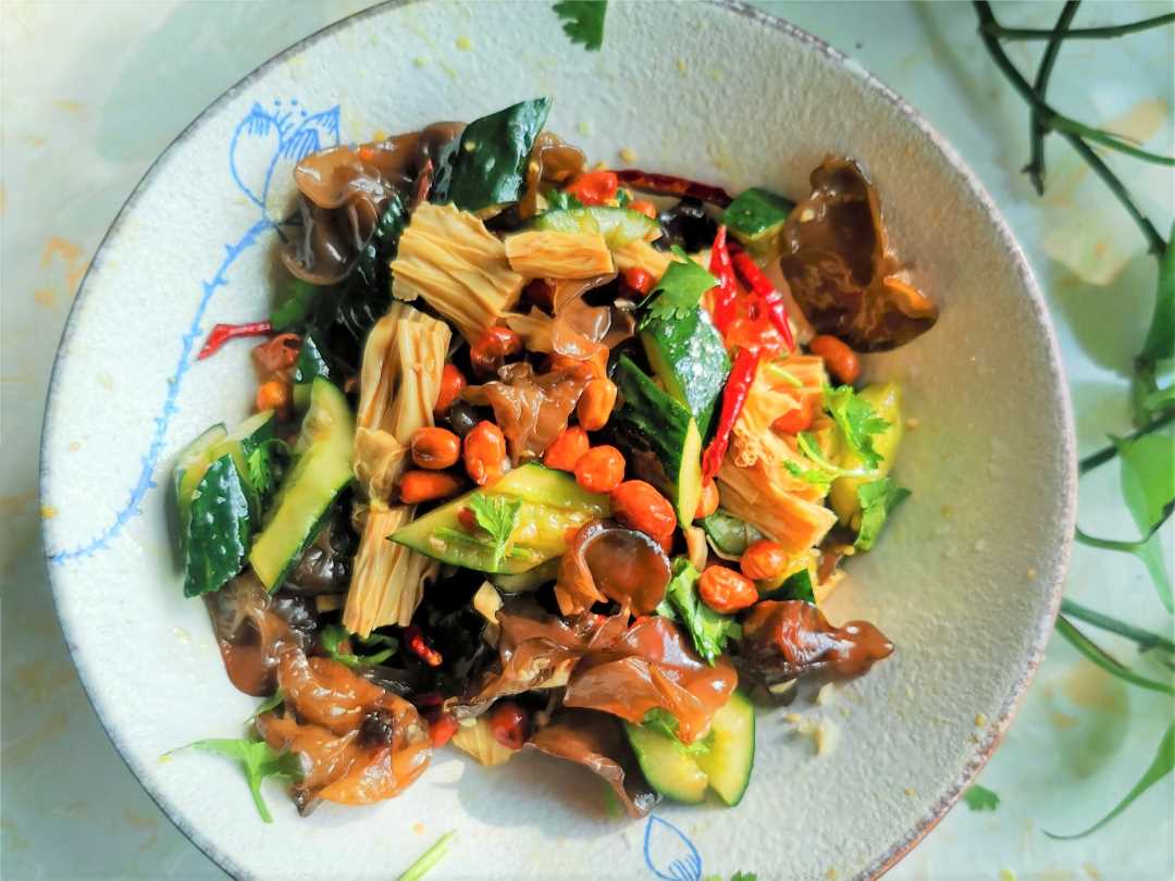 Mixed cucumber with fungus and bean curd salad recipe 
