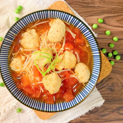 Oil free low calorie tomato and chicken meatball soup