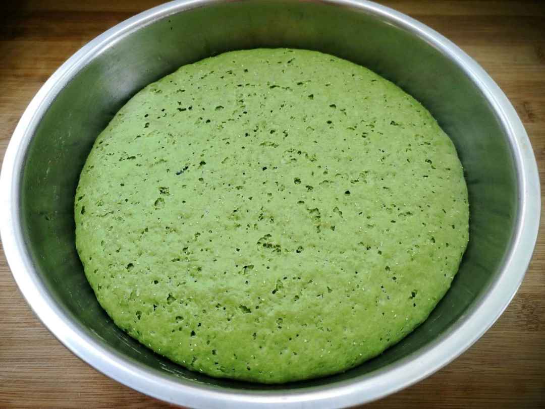 Fermented spinach dough